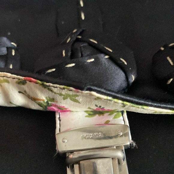 Prada Silk Black Medium Shoulder Bag With Logo Flower Lining Detachable Strap - Picture 11 of 16